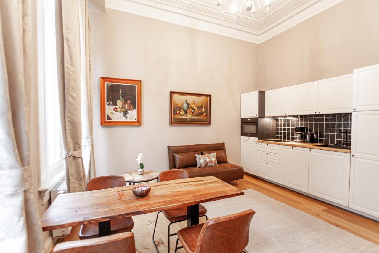 אנטוורפן Luxury Suites Palace By Rikas Hotels מראה חיצוני תמונה